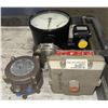 Image 2 : Lot of (3) Misc. Pressure Gauging Units