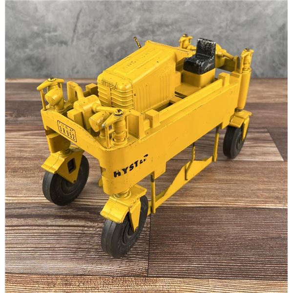 Druge Hyster Straddle Carrier Die Cast Toy