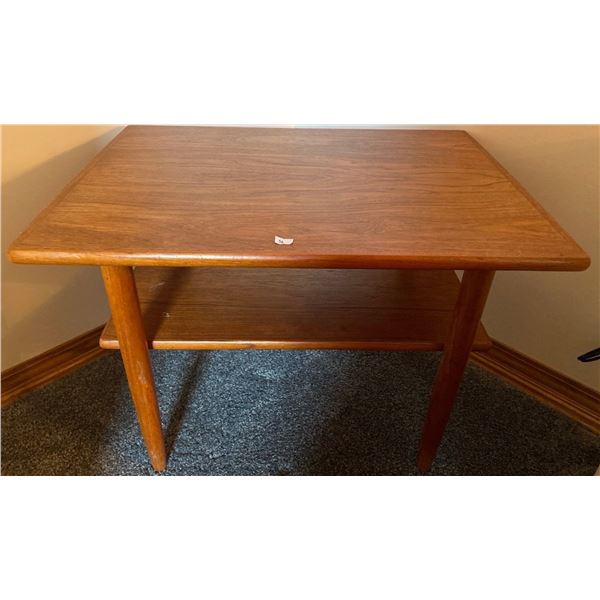 Mid Century Modern Teak Side Table 25L x 19W x 19T