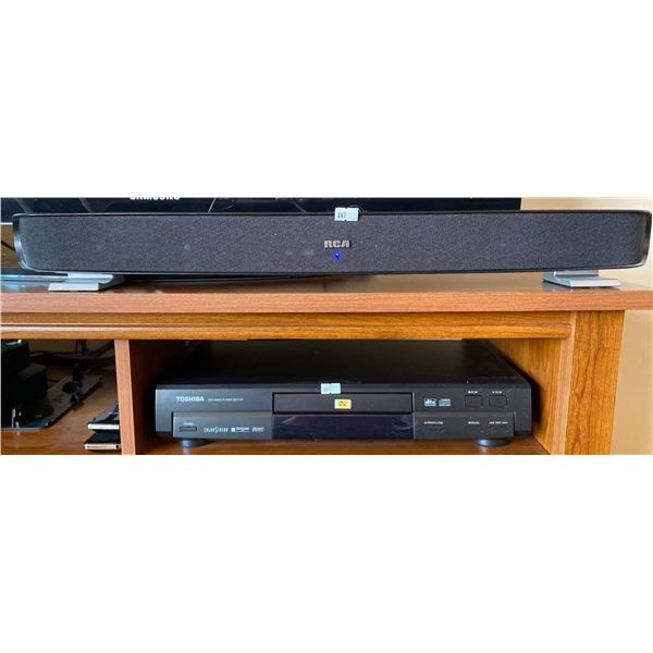 Toshiba DVD Player MO: SD-1700 With RCA Soundbar Mo:RTS635