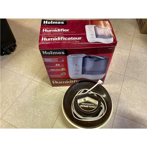 Holmes Humidifyer MO:HM5081 In Box And Coolspray Humidifyer