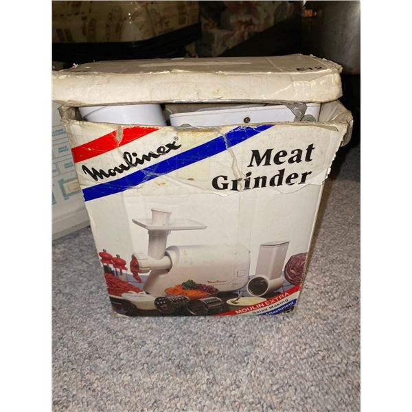 Crockpot Pressure Cooker With Moulinex Meat Grinder  And Proctor Silex Food Processor