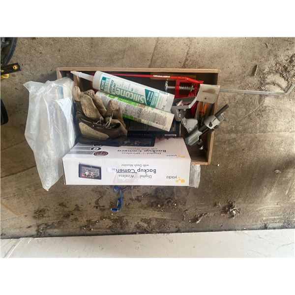 Yada Wireless Backup Camera With Dash Monitor And Assorted Home Tools