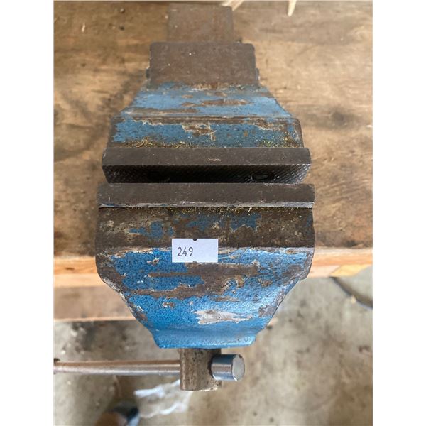 Metol Vice Metal Bench Vice - Beck Auctions Inc.