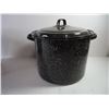 Image 2 : Vintage Black and White Speckled Enamel Cooking Pot with Strainer