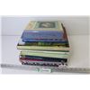 Image 1 : Hard Cover Quilting & Sewing Books