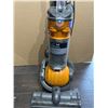 Image 2 : Lot of 1 Dyson Vacuum - Used