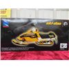 Image 2 : BRP Ski-Doo Die Cast with Plastic 1:12 Scale in Original Package 