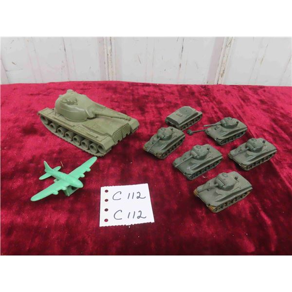 7 Plastic Tanks - smallest 1 1/8  x 1 1/8  x 2.1/4  - Largest 2.5  x 2.75  x 5  &  Plastic 