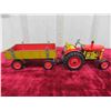 Image 2 : Fetor Die Cast Metal Traktor 3.5" x 4" x 6" , Trailer 3" x 3.25" x 5.75" with Key