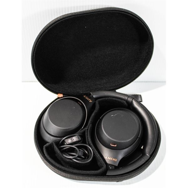 SONY HEADSET W/ CASE