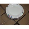 Image 1 : 96 White Dinner Plates