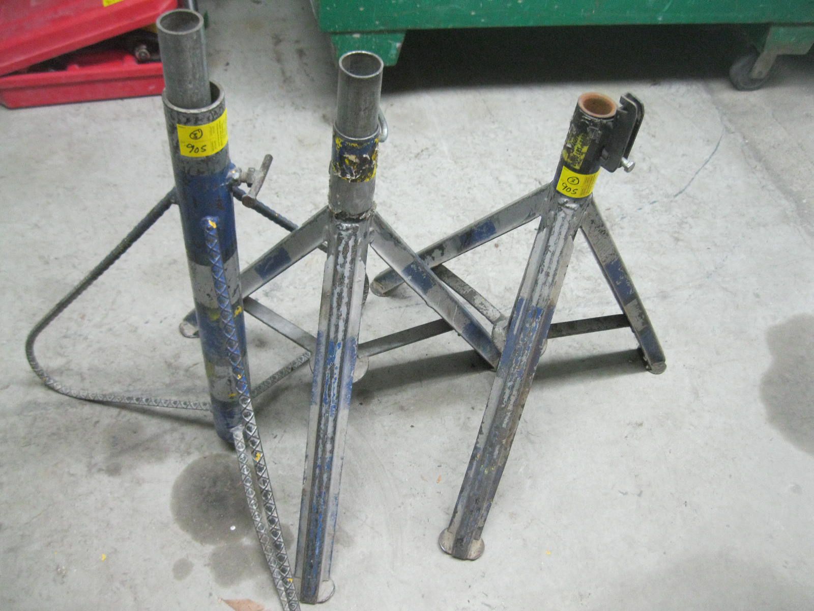 Adjustble Stand 3 ADJUSTABLE STANDS