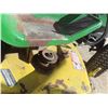 Image 10 : John Deere 318 Riding Mower, Hydrostatic - Running, Needs Belt on Mower
