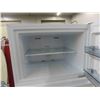Image 3 : Hisense Fridge with Top Freezer 30" X 31" x 66" 