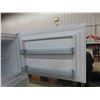 Image 4 : Hisense Fridge with Top Freezer 30" X 31" x 66" 