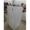 Image 2 : Amana Upright Freezer 27.5" x 30" x 60" 