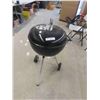 Image 1 : Weber Briquette BBQ