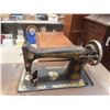 Image 2 : Singer Treadle Sewing Machine 