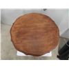 Image 2 : Wooden Stand 19" x 21" t 