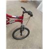 Image 8 : 2 Bikes ; Revolution Variable Speed & Hyper - Both 19" , Tires off rims