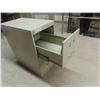 Image 4 : Metal Filing Cabinet - 2 Drawer 15" x 27" x 28" 