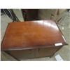Image 2 : 2 Door Cabinet 20" x 30" x 33" 