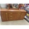 Image 2 : Dresser 16" x 29" x 61" plus mirror 29" x 41" 