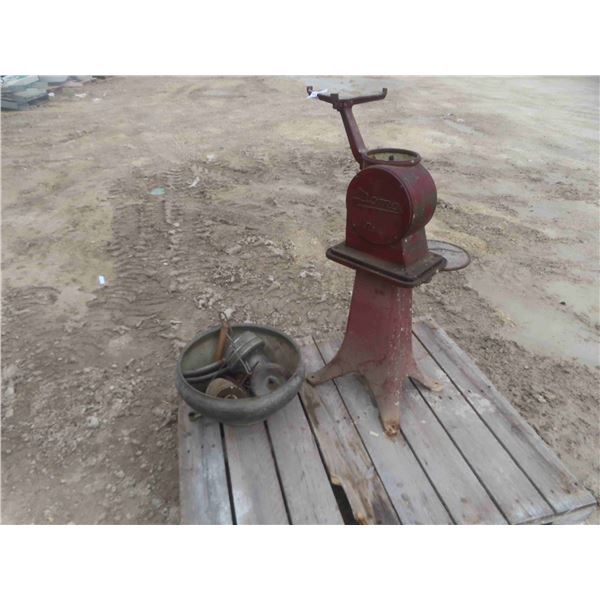 Domo No. 19 Cream Separator , Floor Model
