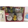 Image 2 : New Old Stock Peanuts + Laura Secord Gift Packs 
