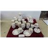 Image 1 : Royal Albert Bone China Pettit Point - 82pcs 