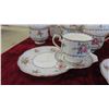 Image 2 : Royal Albert Bone China Pettit Point - 82pcs 