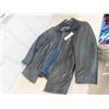 Image 3 : Danier Leather Jacket Sz LG 