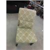 Image 2 : Living Room Chair - Vintage