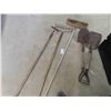 Image 3 : 5 Yard Tools; Shovels, Rakes, Hoe