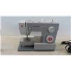 Image 2 : Singer Sewing Machine - Heavy Duty