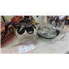 Image 2 : Vintage 4 pc Metal Canister Set, 2 Coffee Carafe, Coffee Warmer, Percolator - 