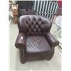 Image 1 : Leather Comfy Chair