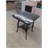 Image 1 : Parlour Stand 24" x 24" x 29" 