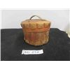 Image 1 : Vintage Woodlands First Nations Birchbark Basket - Excellent Condition 5.5" x 7" Wide