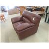 Image 2 : Leather / Leather Style Comfy Play-Off Watching Chair
