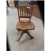 Image 1 : Oak Vintage Office Chair