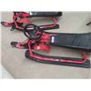 Image 2 : 2 Arctic Super Sleigh with Steering