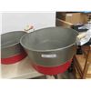 Image 2 : 3 Galvanized Tubs