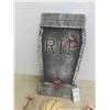 Image 2 : RIP Halloween Décor
