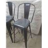 Image 2 : 4 Matching Metal Bar Height Chairs
