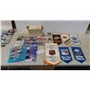 Image 1 : Hockey ; Pendant Flags, 2000 Gretzky Figure in Package, Pro Set, Upper Deck 1990/91,
