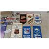 Image 2 : Hockey ; Pendant Flags, 2000 Gretzky Figure in Package, Pro Set, Upper Deck 1990/91,