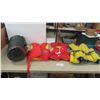 Image 1 : Sleeping Bag, 2 Adult + 1 Child Life Jackets