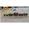Image 8 : Wooden Train SET Includes Tracks, Bridges, Train Cars, Engine, plus more